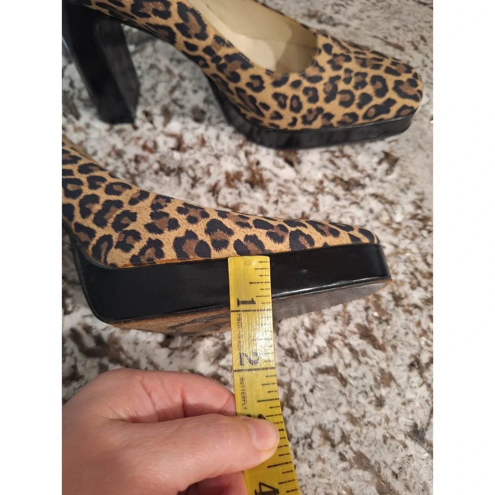 Martinez Valero Leopard Print Platform Heel Satin Leather Pumps‎ Size 10